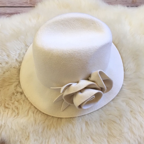 ladies cream wool hats